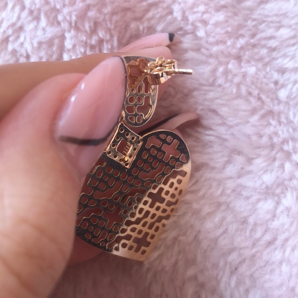 Two Hearts Gold Lace Filigree Dangle Earrings - Picture 2 of 3